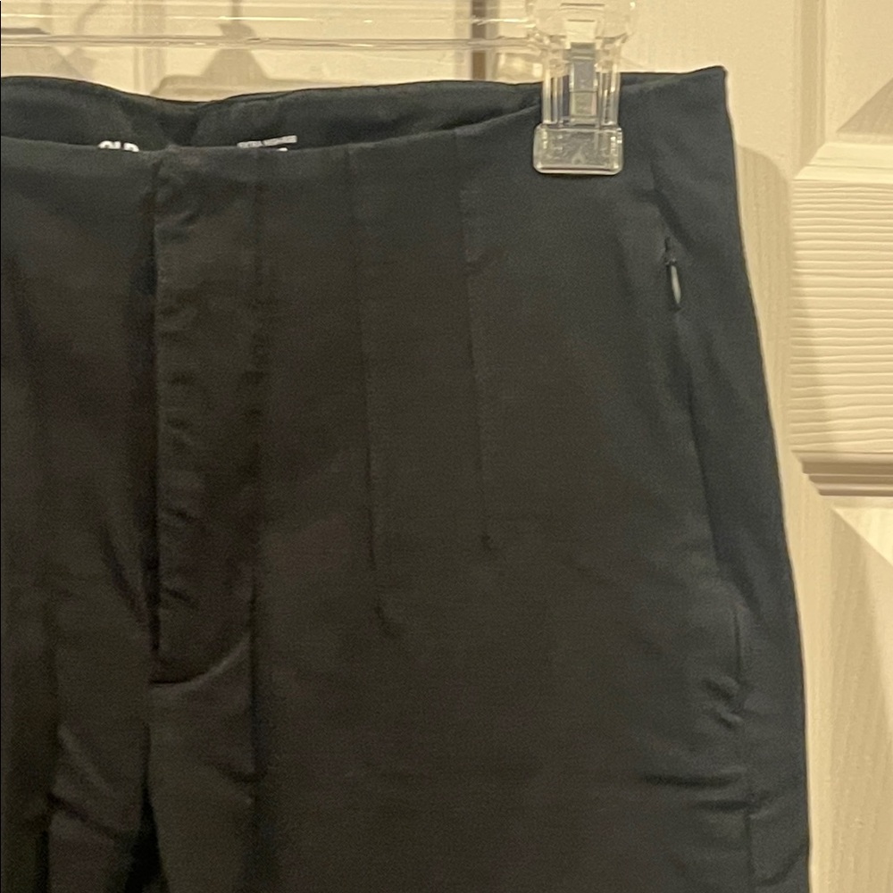 Old Navy Women's Black Trousers - Picture 3 of 8
